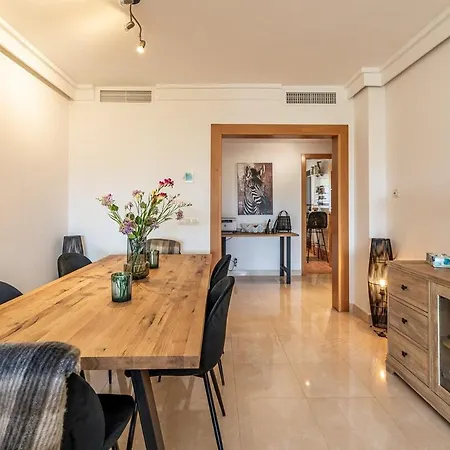 Bonito Y Moderno * Εστεπόνα