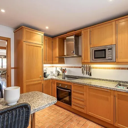 Bonito Y Moderno * Εστεπόνα